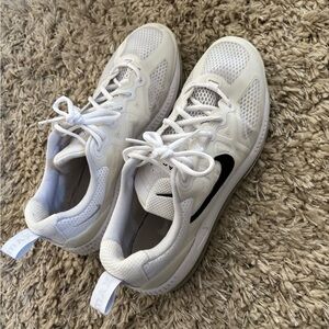 White Nike Air max size 11